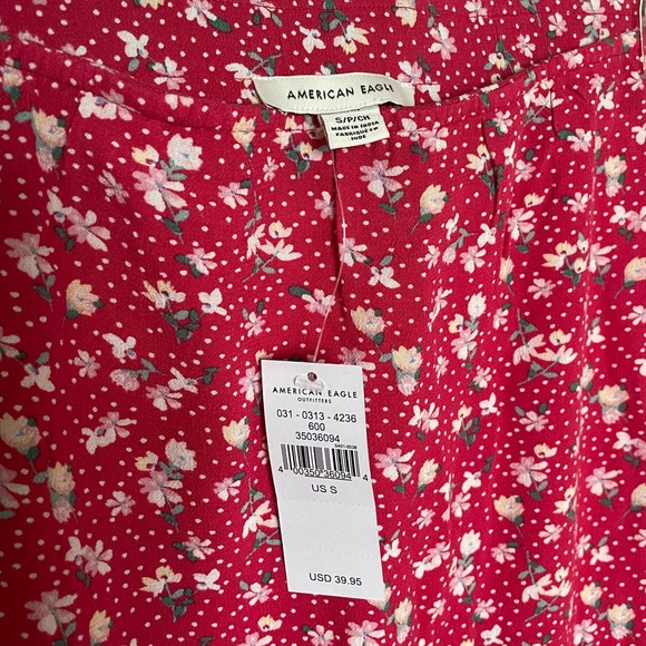 NWT American Eagle Red Floral Notched Mini Skirt - Size Small - Picture 7 of 7